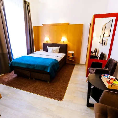 Kaiserhof מלון 4*