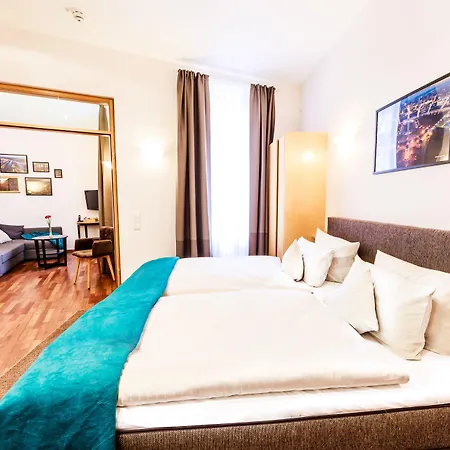 Kaiserhof מלון 4*