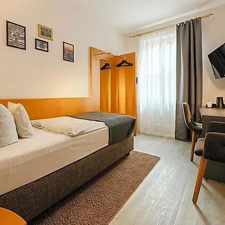 Kaiserhof Hotel 4*
